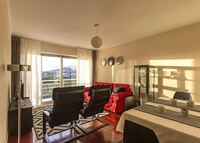 & Blue 3 Bedrooms Πόντα Ντελγκάντα